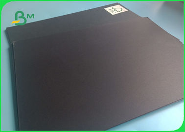 100% Recycled Pulp Mooth Surface Good Stiffness Black Cardboard For Packing 80 - 450g