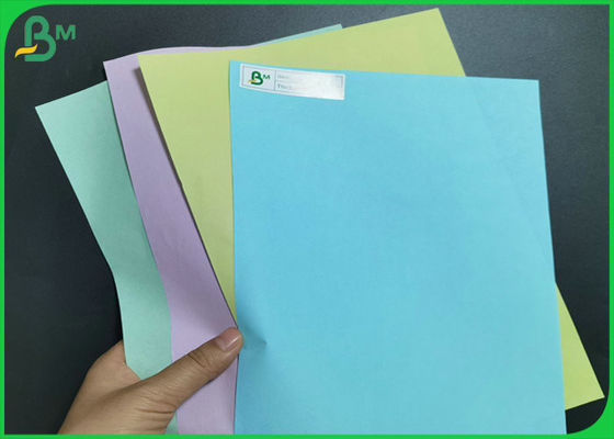 Multi-Colored 50gsm To 55gsm Coated Carbonless Copier Paper Reams packing